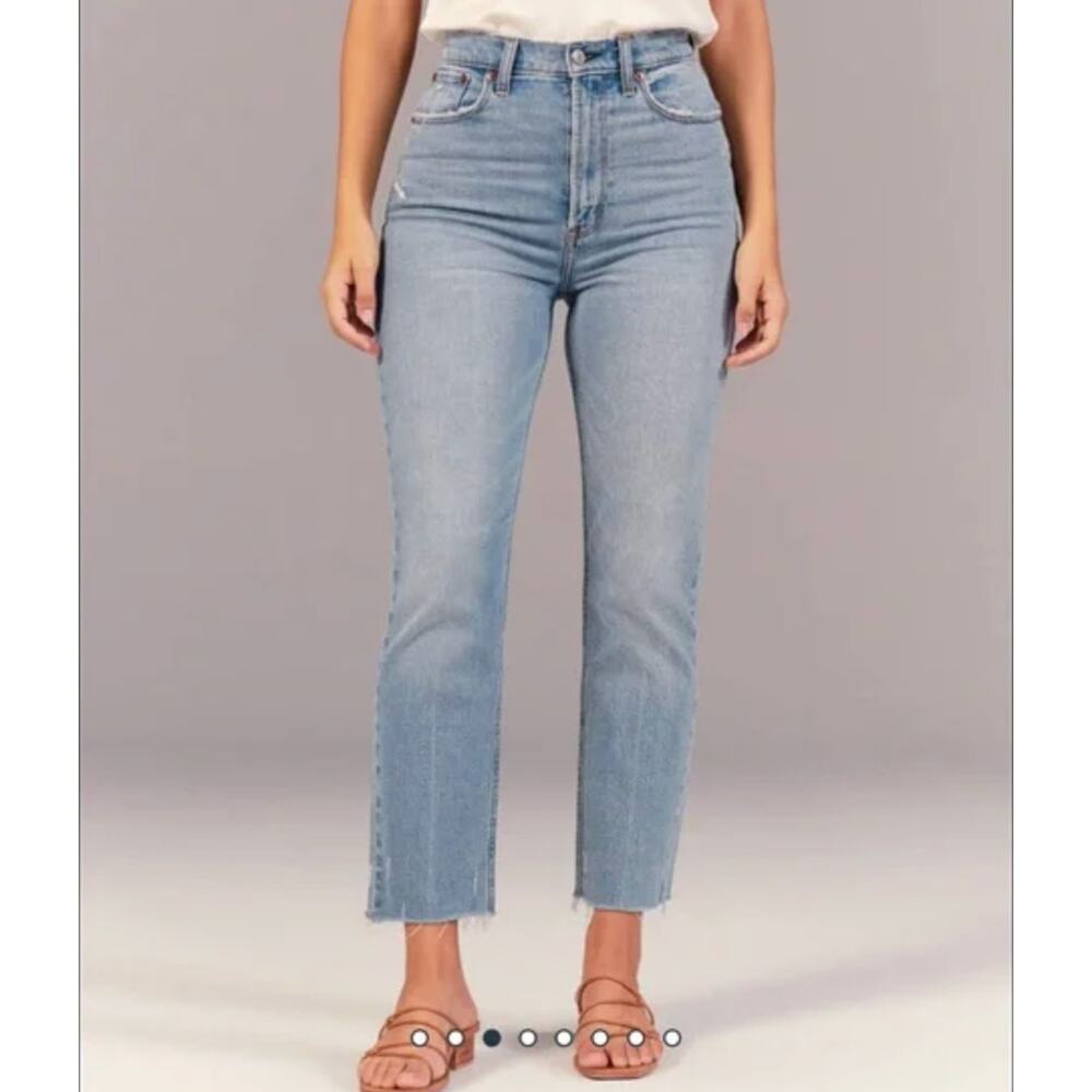 Abercrombie & Fitch Curve Love Ultra High Rise Ankle Straight jeans 27 / 4 short